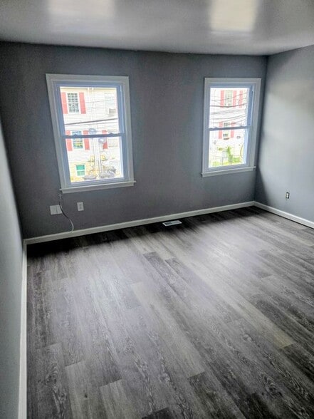 Building Photo - 868 Coates St