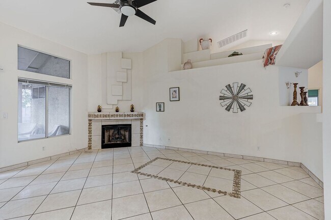 Building Photo - Henderson Single-Story Gem with Gas Firepl...