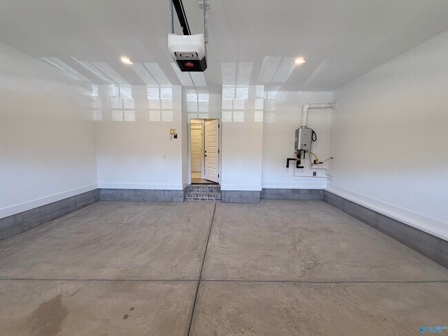 Building Photo - 2110 Sevenbark Br SW