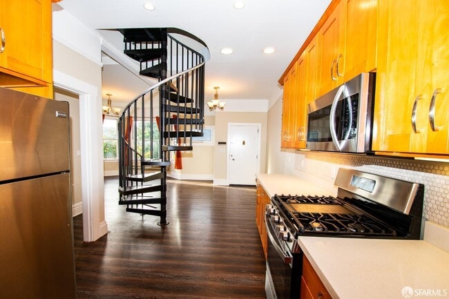 Building Photo - 205 Bonview St