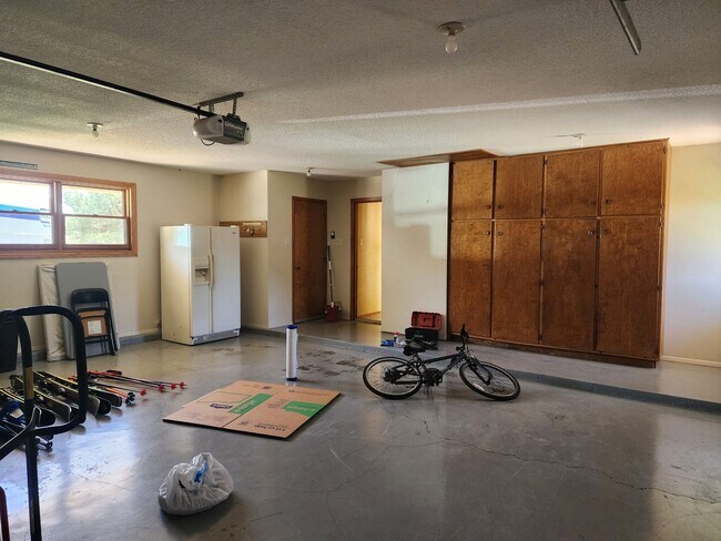 Building Photo - 516 Diamondhead Dr