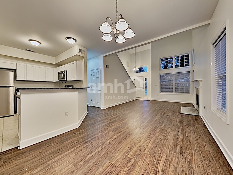 Building Photo - 7 Otter Creek Dr