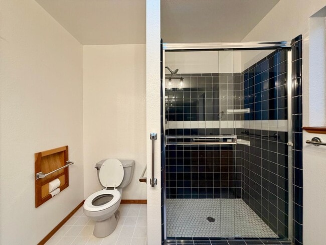 Building Photo - 4036 Campton Rd