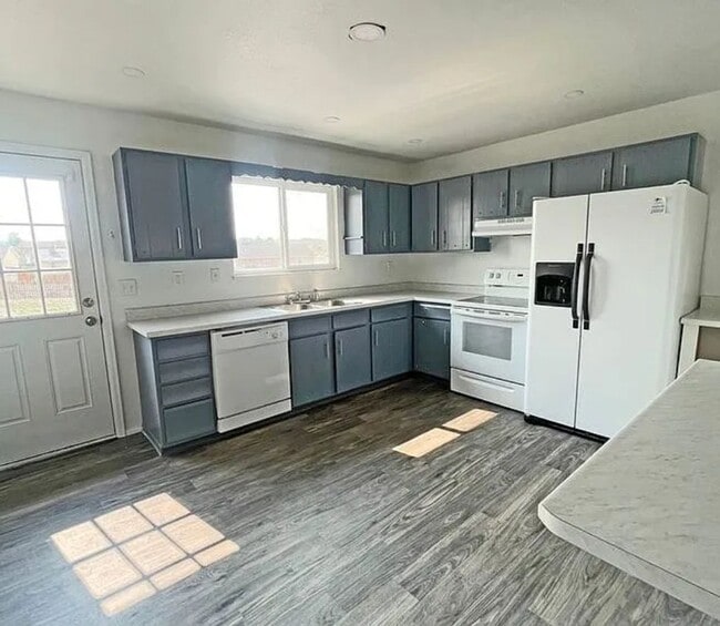 Building Photo - 832 S Waterleaf Pl