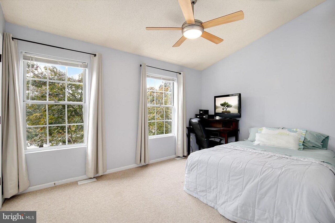 Building Photo - 6563 Old Carriage Dr