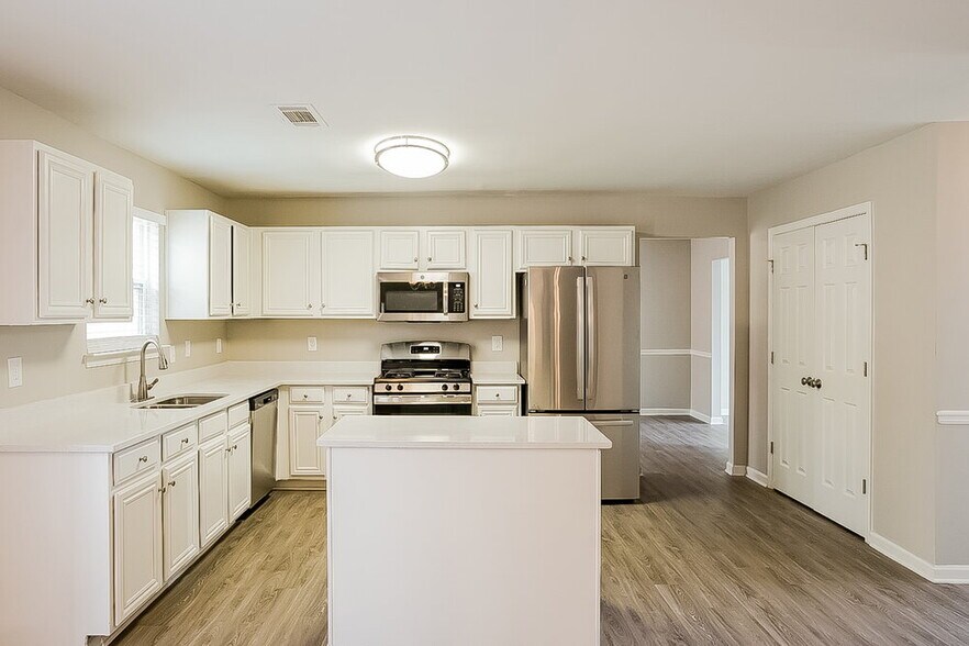 Building Photo - 4607 Rattling Toy Way