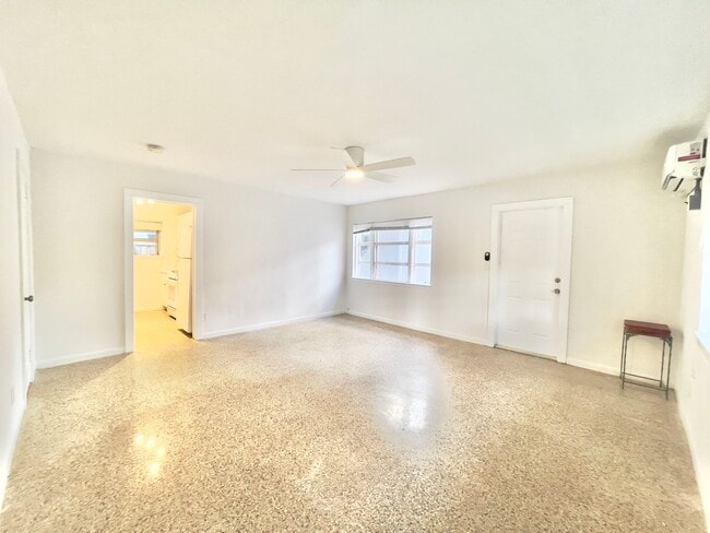 Building Photo - 1614 NE 7th St