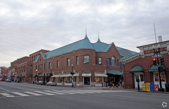 Primary Photo - Georgetown Park Condominiums