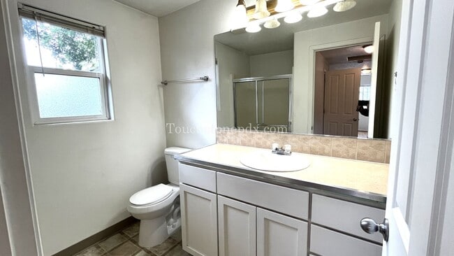 Building Photo - Bright, Spacious 3BR Home Near MAX – A/C, ...