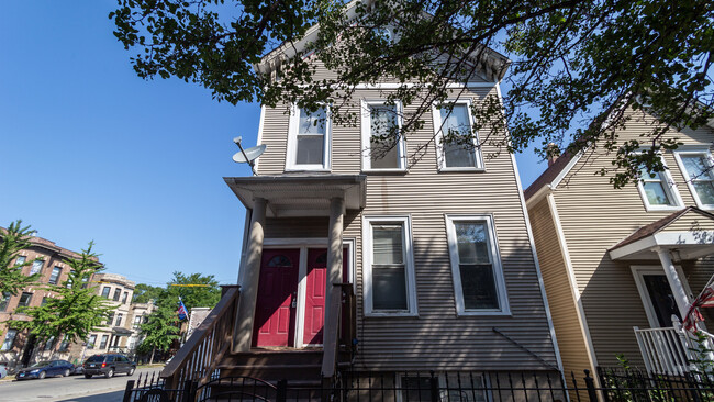 Primary Photo - 1148 W Addison St