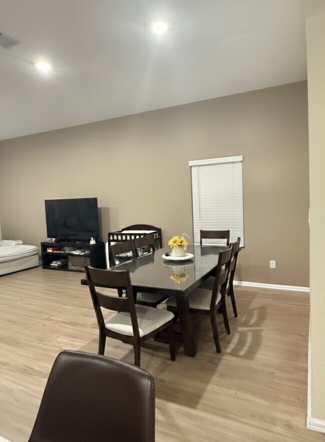 Building Photo - 2225 Still Bend Ln