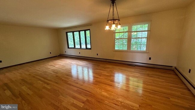Building Photo - 5157 Bonnie Acres Dr