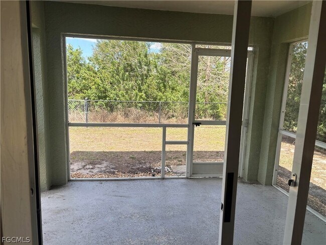 Building Photo - 4620 Varsity Cir