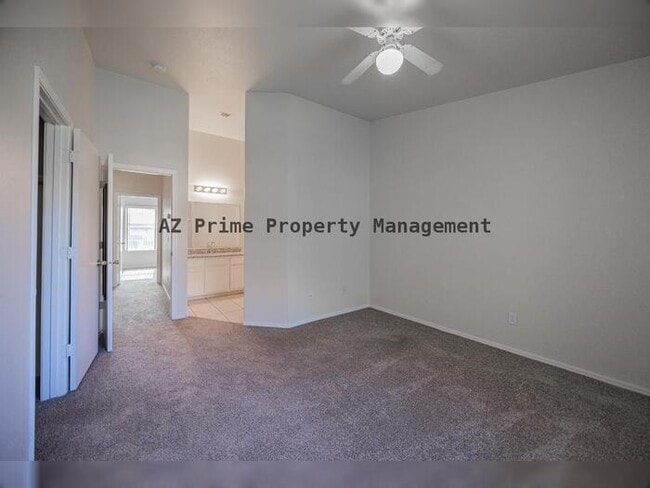 Building Photo - 1961 N Hartford St