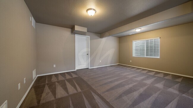 Building Photo - Stunning 5 bedroom home in Banning Lewis R...