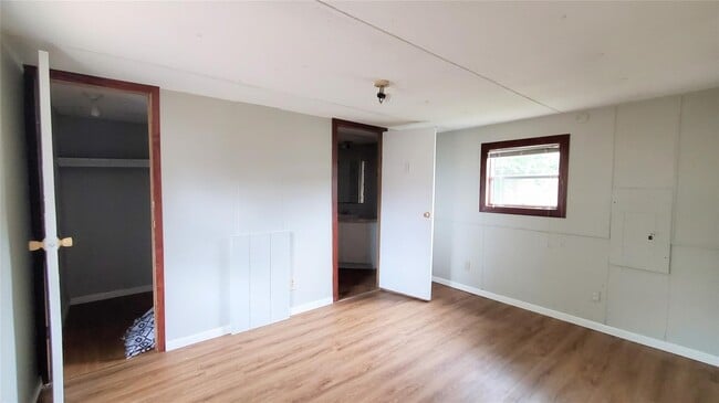 Building Photo - 865 Omeara