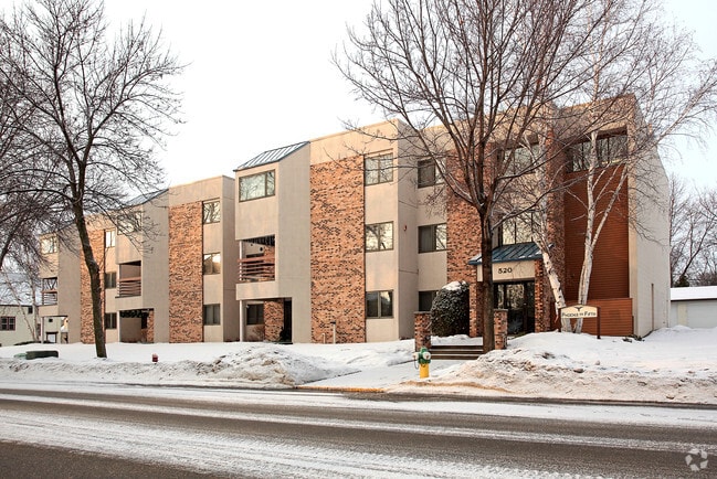 Primary Photo - Phoenix On Fifth