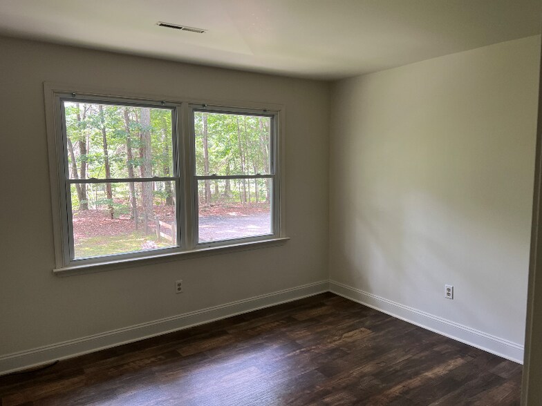 Building Photo - 135 Hatton Ln