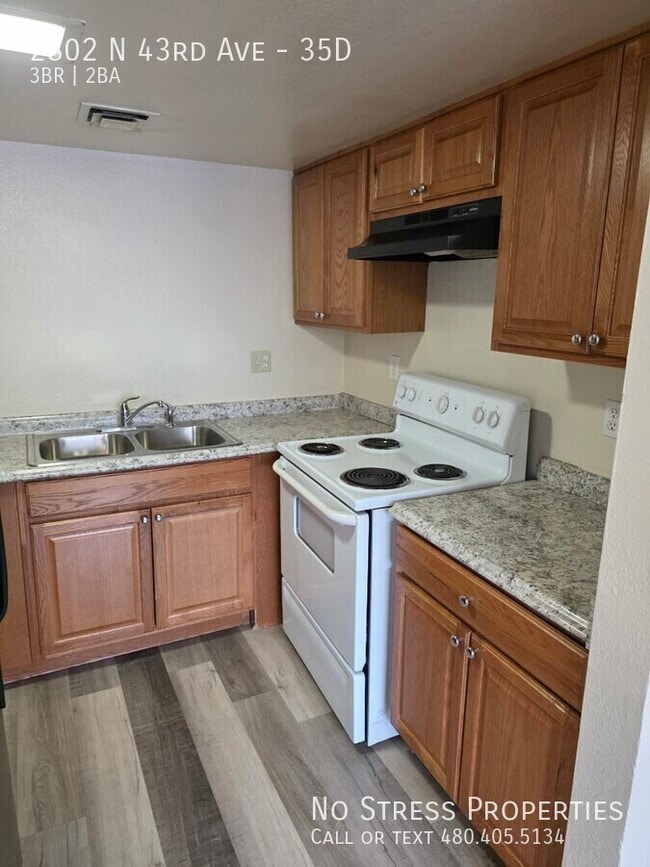 Building Photo - 2802 N 43rd Ave