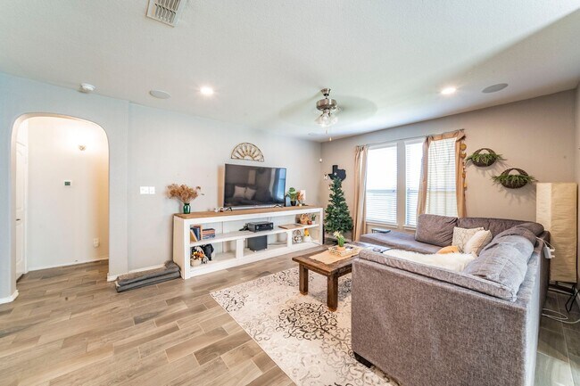 Building Photo - 10320 Lastrup Dr