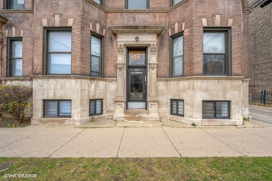 Primary Photo - 3610 N Racine Ave