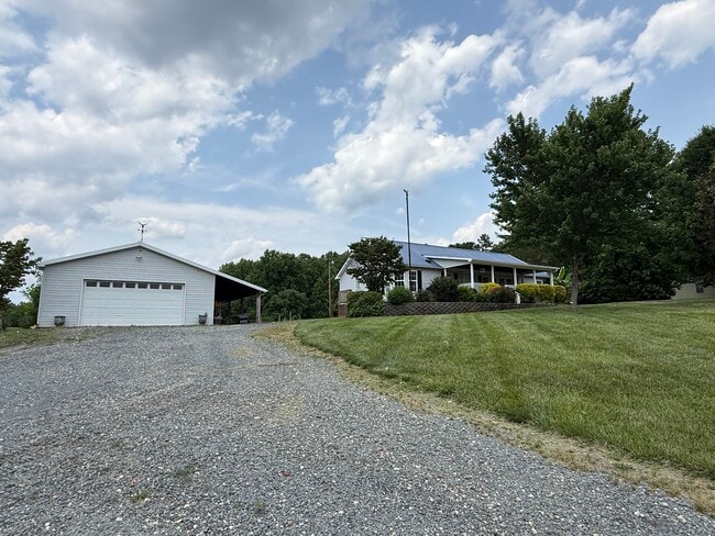 Building Photo - Hwy 24-27 Locust