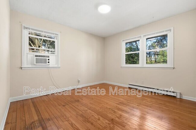 Building Photo - 635 N Columbia St