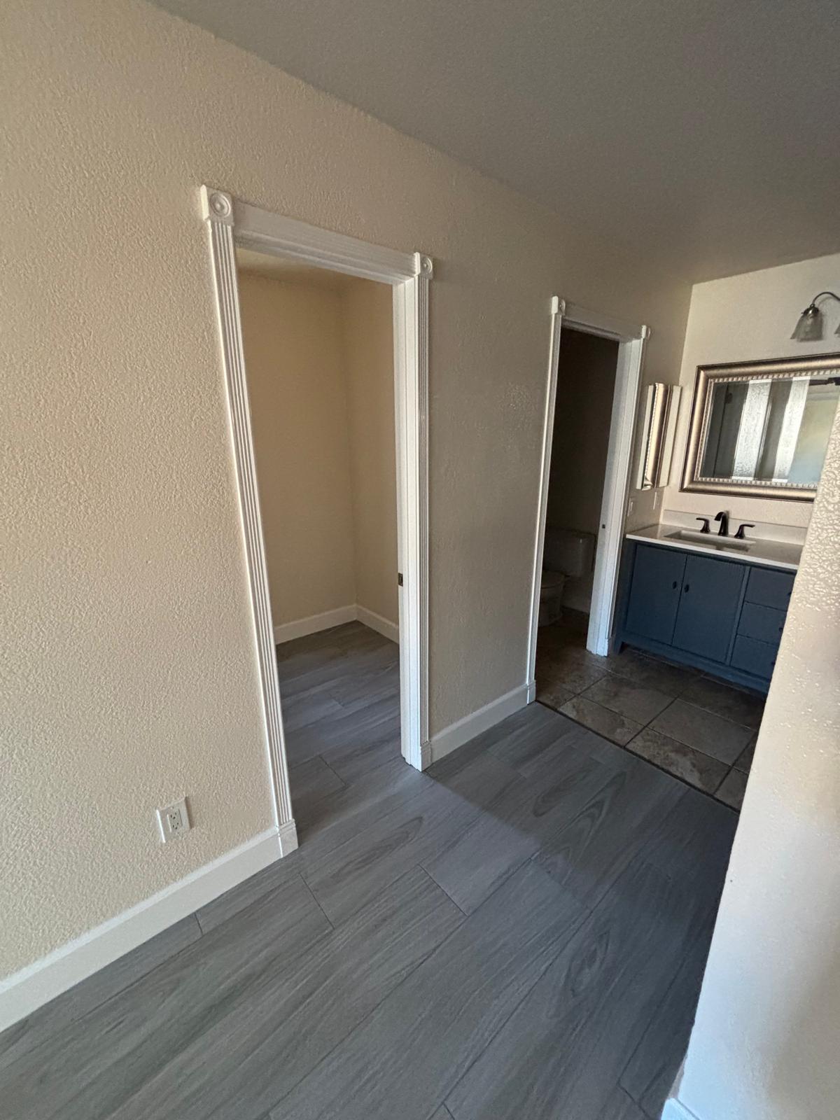 Building Photo - 1727 Melrose Ave