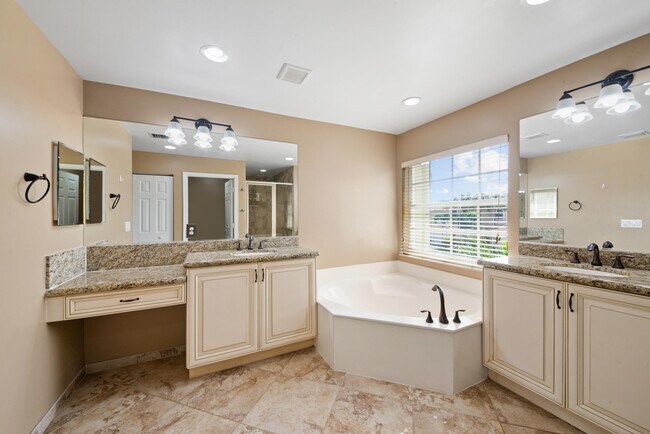 Building Photo - 7865 Jewelwood Dr