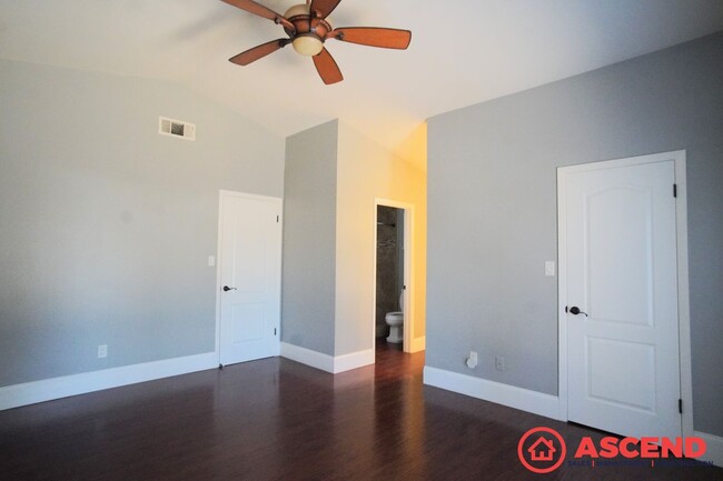 Building Photo - Stunning Home in Rosedale Area!