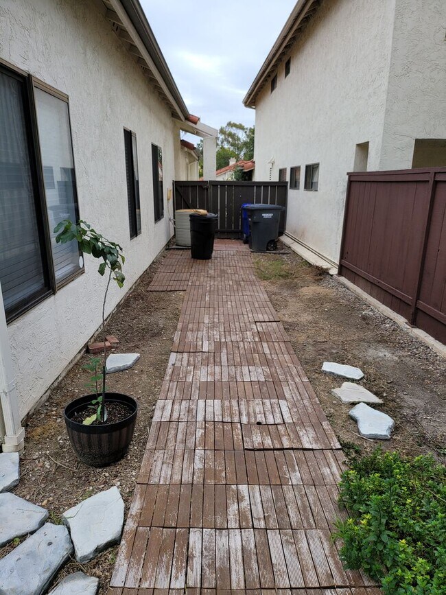 Building Photo - $3700.00 Rancho Bernardo 3 bdrm 2 bath 1450 sq ft House, Pool & Clubhouse