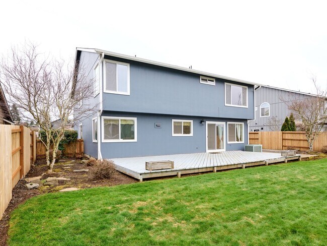 Building Photo - 643 Meadowbrook Ln