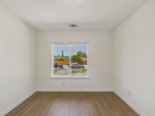 Building Photo - COMPLETELY BRAND NEW HOUSE from ground up! Available NOW $5,300