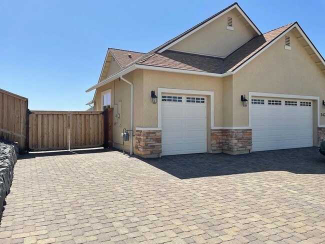 Building Photo - 342 Desert Chukar Dr