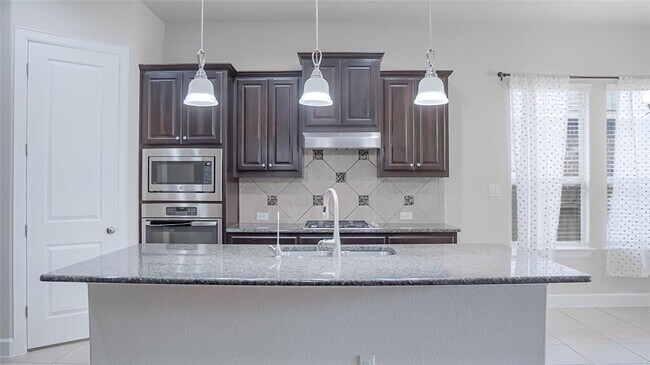 Building Photo - 184 Fort Cobb Way