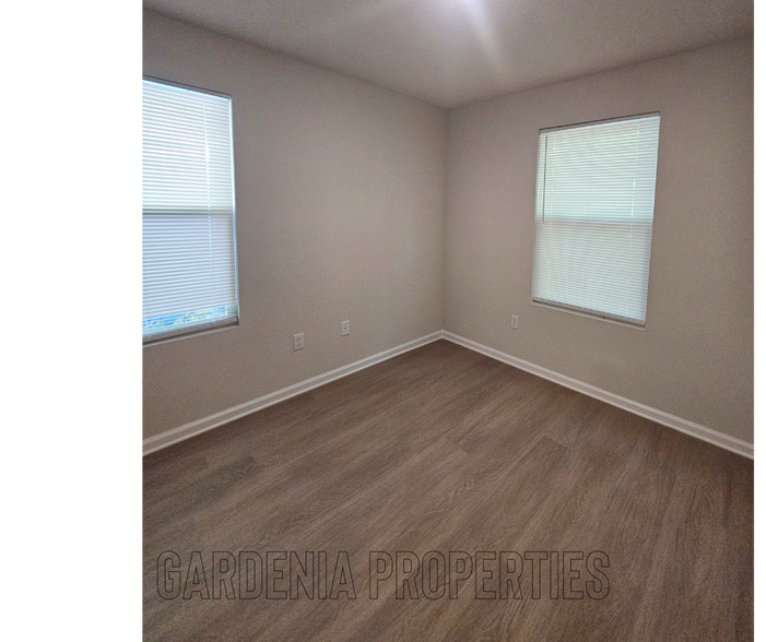 Building Photo - 1115 E 5th St