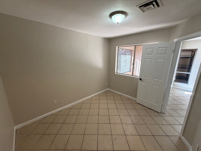 Building Photo - 4820 N 89th Ave