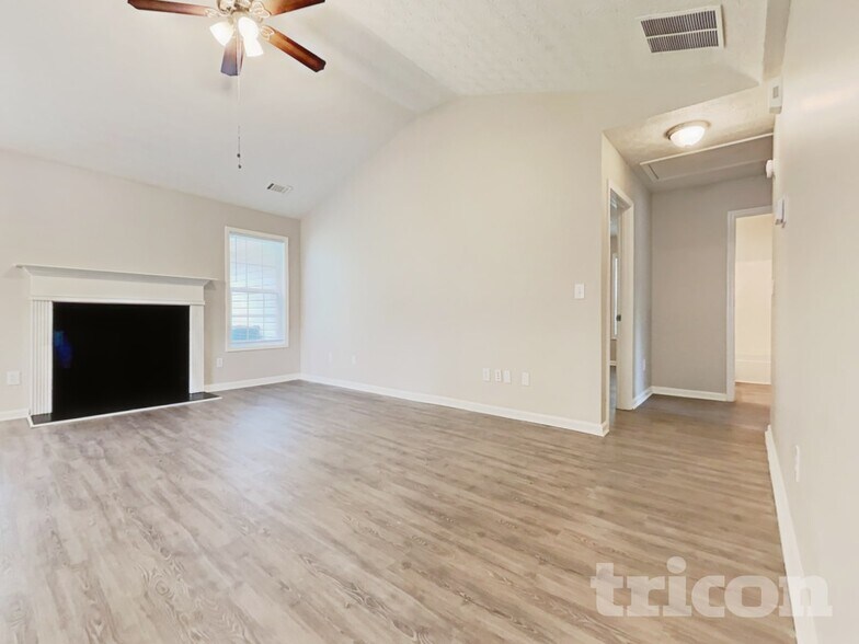 Building Photo - 6050 Fieldwood Ln