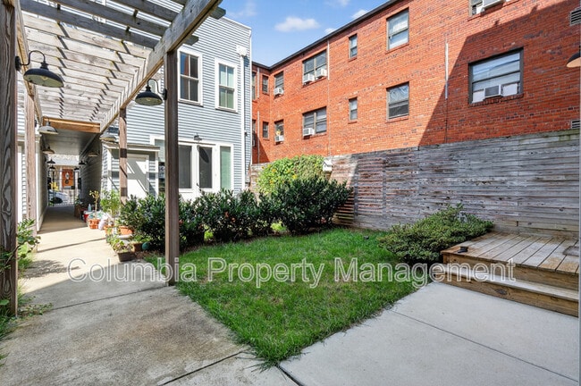 Building Photo - 638 Newton Pl NW