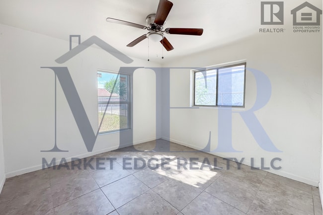 Building Photo - 2Bed/1Bath House 24th St/Thomas Rd! NO CREDIT, NO BACKGROUND, NO RENTAL HISTORY CHECK!