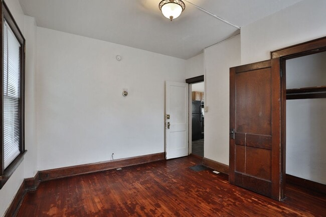 Building Photo - 2142 Summit St