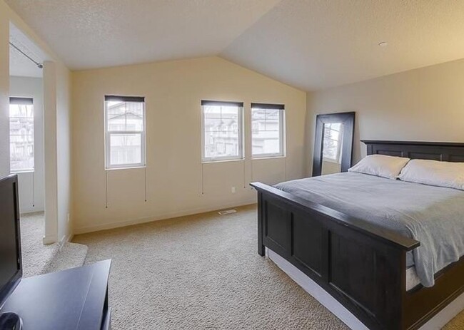 Building Photo - Beautiful 4 Bedroom Home In Villebois!