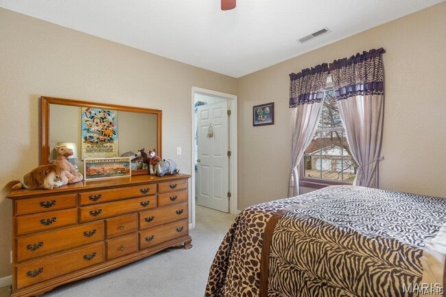 Building Photo - 2725 Timberline Dr