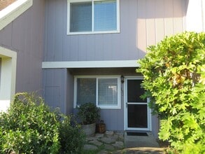 Building Photo - 3 bed 1.5 Bath in Harbor Oaks