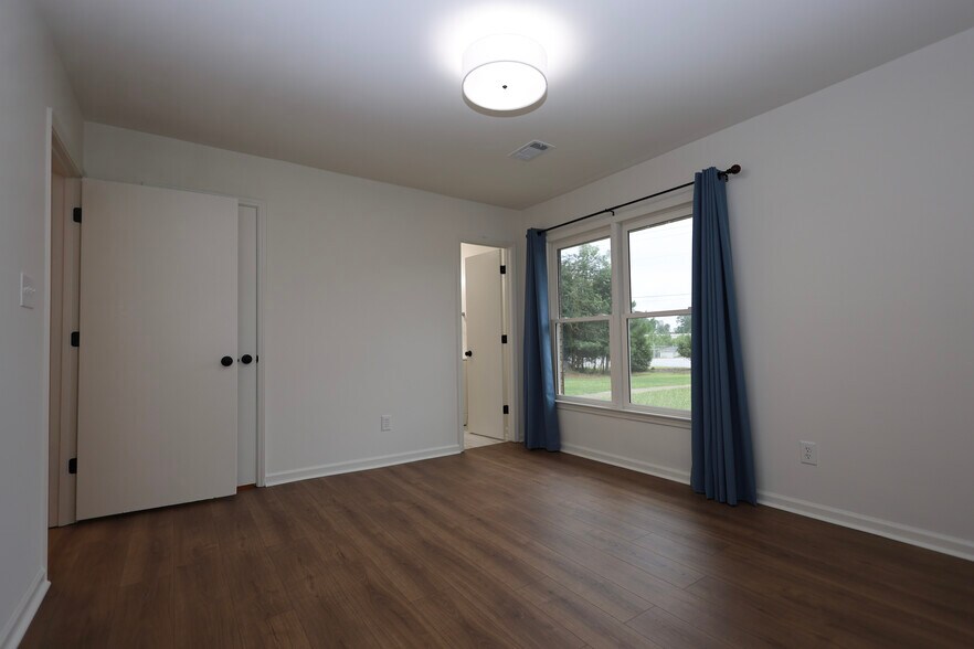 Master Bedroom with bath! - 1685 Bald Ridge Marina Rd