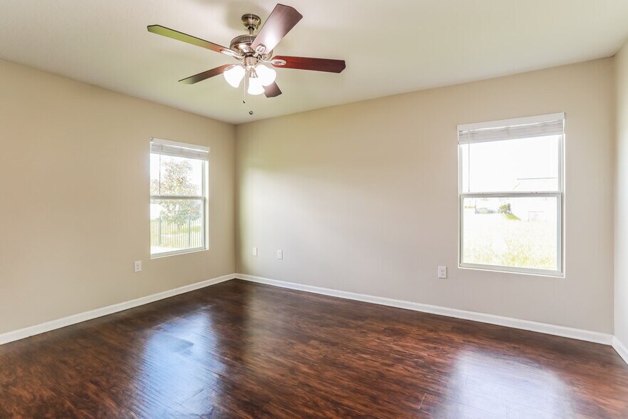 Building Photo - 3275 Canyon Falls Dr