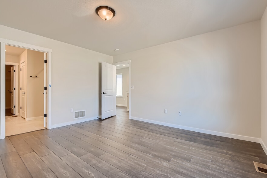 Building Photo - 6370 Mirth Ter