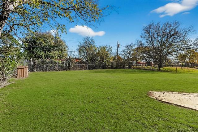 Building Photo - 310 Palm Oak Dr