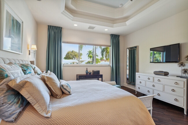 Building Photo - 2461 SE 10th St