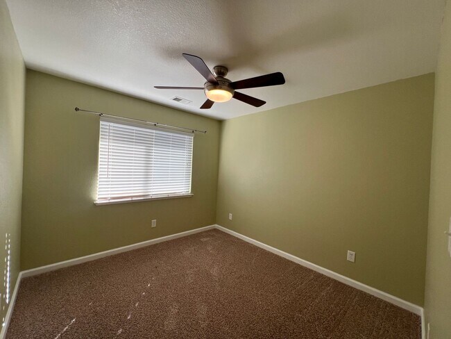 Building Photo - Charming 3/2/2 Home in Gardnerville *MUST SEE*